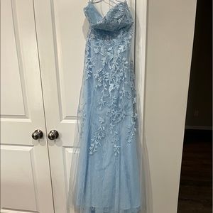 Size 6 Berlinnova mermaid blue prom dress. Worn once. $100 obo